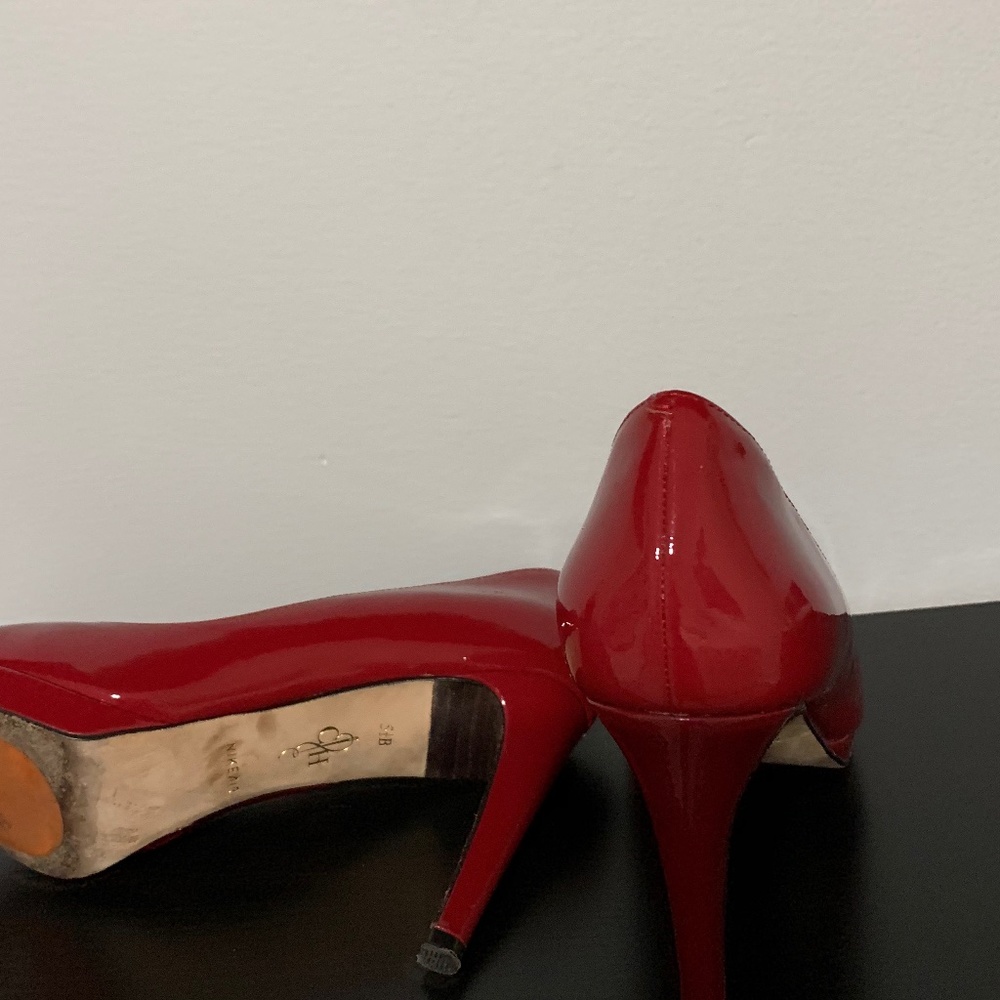 shoes - Picture 2 of 4